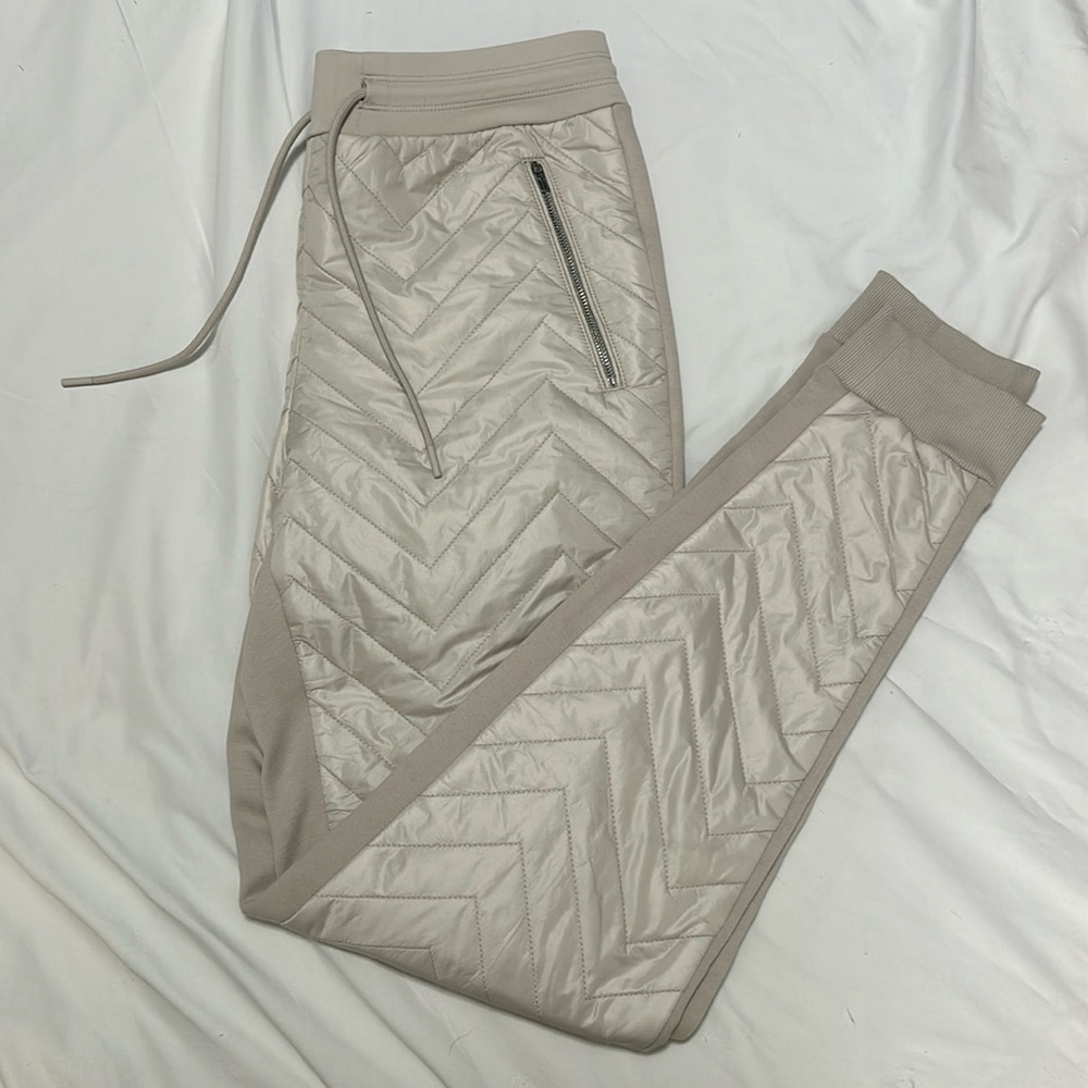 Athleta Quilted apres ski jogger 4 TALL